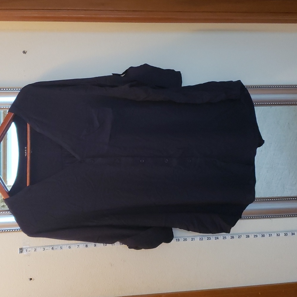 Torrid Harper - Challis Blouse. 3/4 Tab Sleeve. Navy. 3X